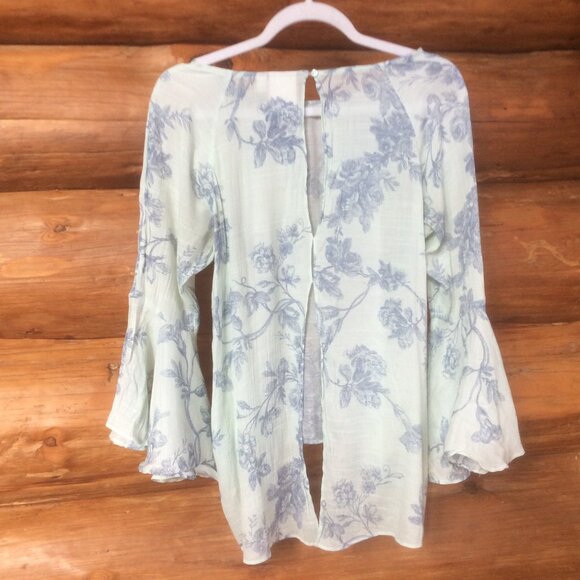 Lauren Conrad Floral Fairy Wide Bell Sleeve Boho Split Back Top Size Large - Picture 2 of 5